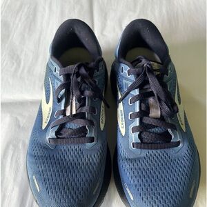NEW Brooks Adrenaline GTS 22 Women's Running Shoes - Blue - Sz 7